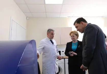 Министр здравоохранения РФ Скворцова В.И. и губернатор Свердловской области Куйвашев Е.В. посетили Клинику Института Мозга.