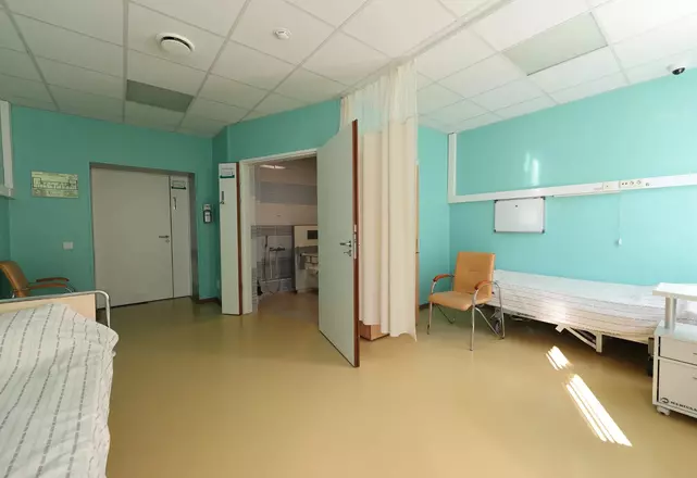 Комфортные 2-х и 3-х местные палаты клиники