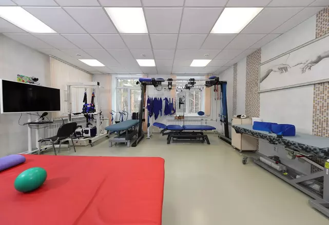 Профессиональный зал для восстановительных упражнений и реабилитации