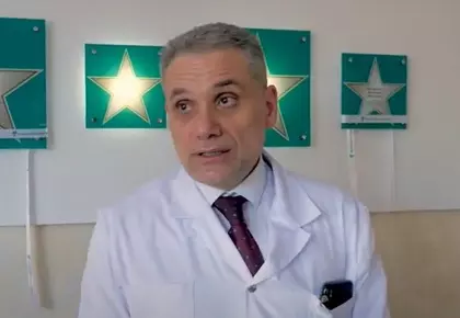 В Клинике Института Мозга открыта аллея звезд меценатов